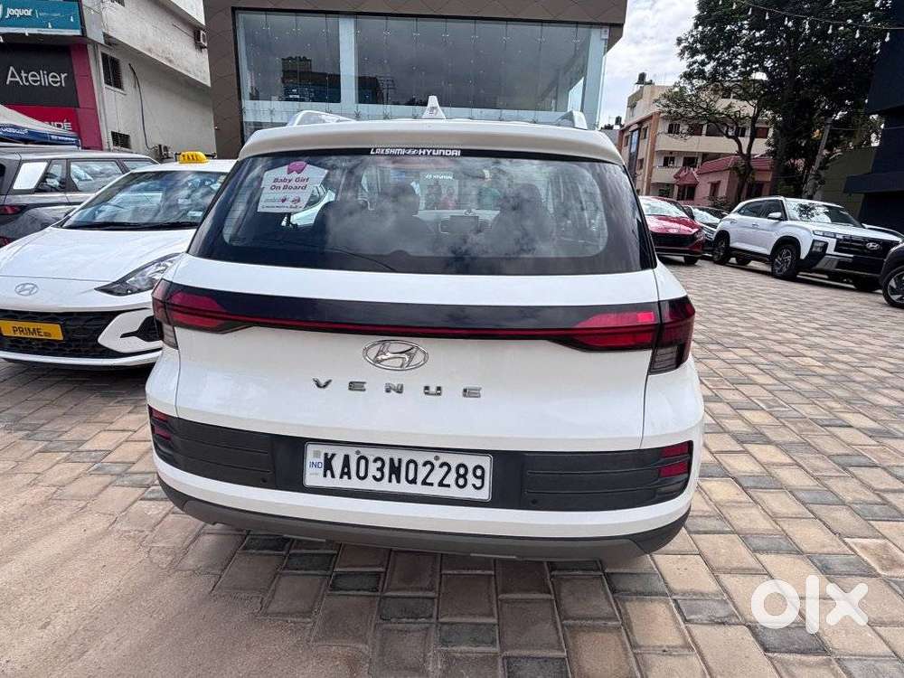 Hyundai Venue S 1.2 Petrol, 2023, Petrol