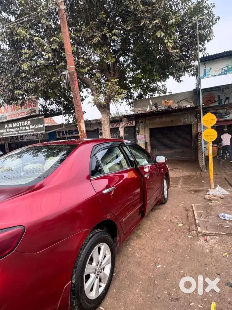 Toyota Corolla Altis 2011 Petrol Well Maintained