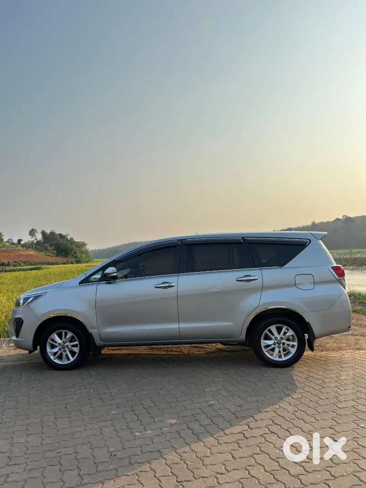 Toyota Innova Crysta 2016