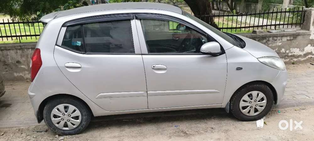 Hyundai I10 1.2 Sportz 2011