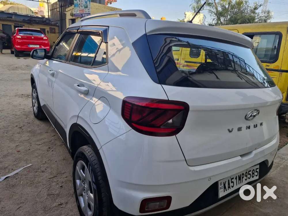Hyundai Venue 2020 Petrol Well Maintained