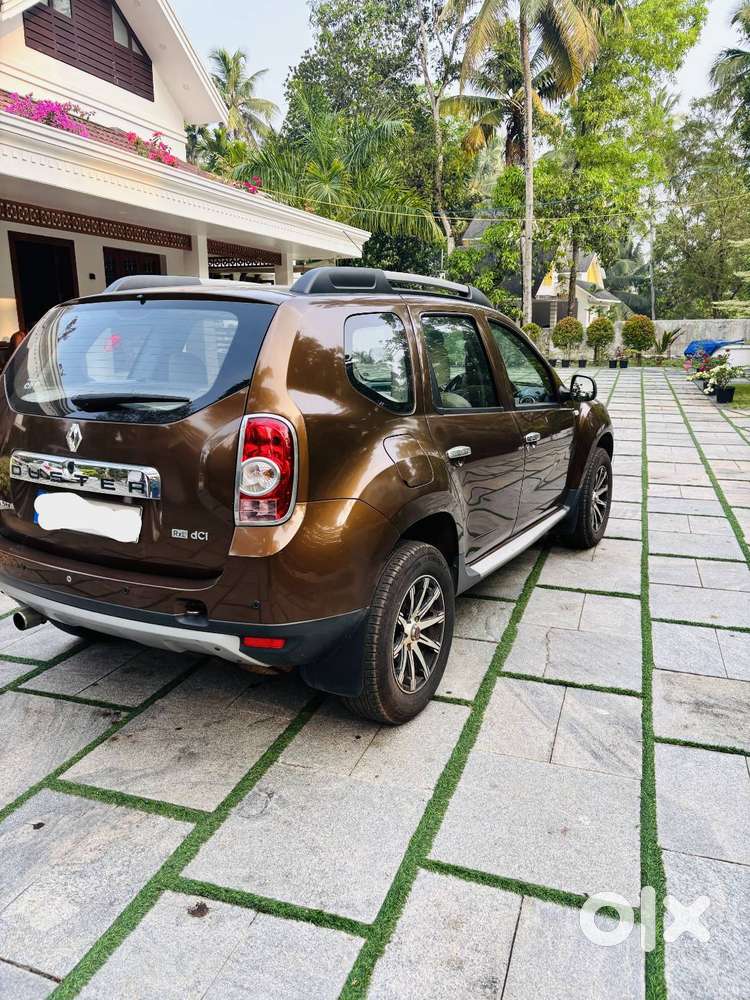 2014 Duster Diesel  82k Km  Doctor Owned