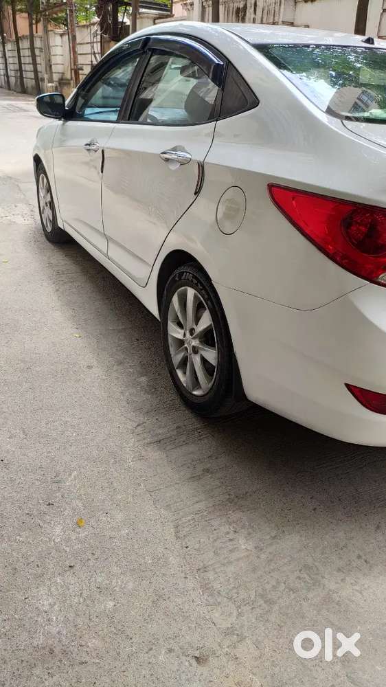 Hyundai Verna Fluidic 1.6crdi Sx Automatic