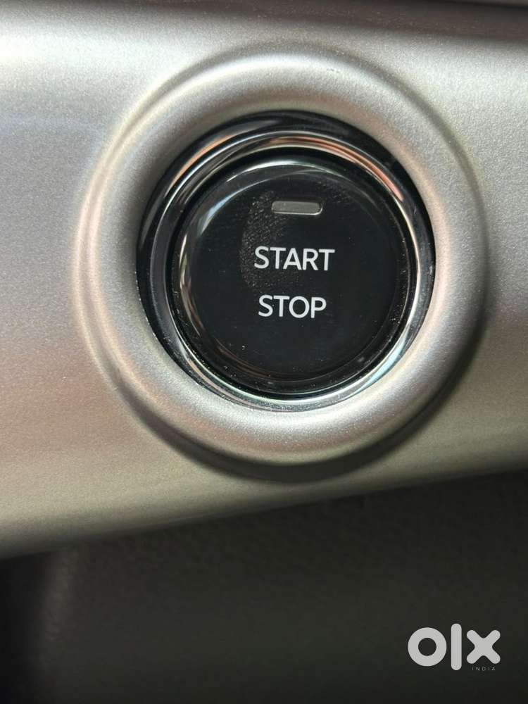 Mahindra Xuv700 2.2 Ax 5 Diesel At 7 Str, 2025, Diesel