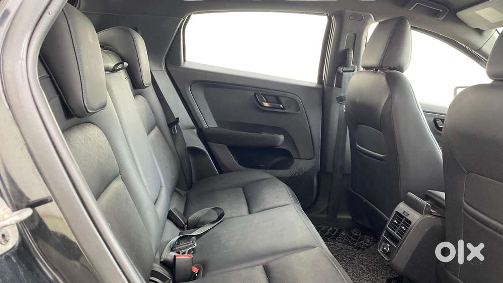 Tata Altroz 1.2 Xza Plus Dark Edition Dct, 2023, Diesel
