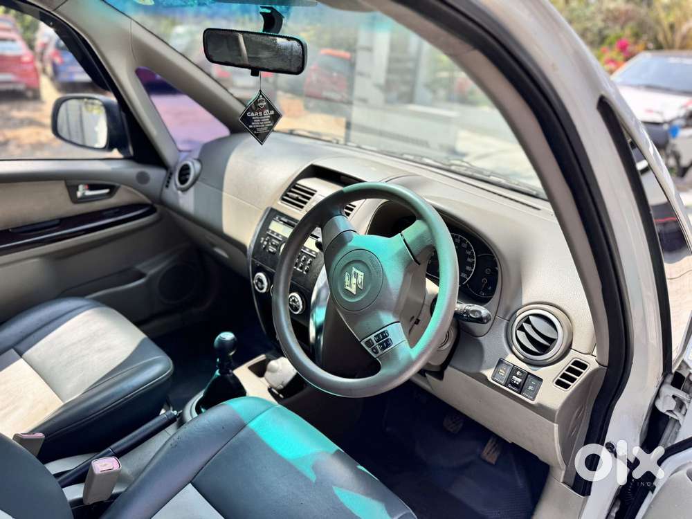 Maruti Suzuki Sx4 Zxi Mt Bsiv, 2010, Petrol
