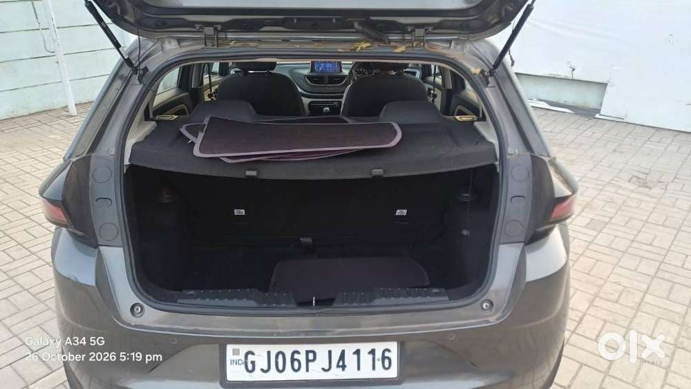 Tata Altroz 1.2 Xt, 2022, Petrol