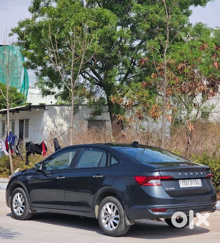Skoda Slavia Ambition 1.0l Tsi At, 2022, Petrol