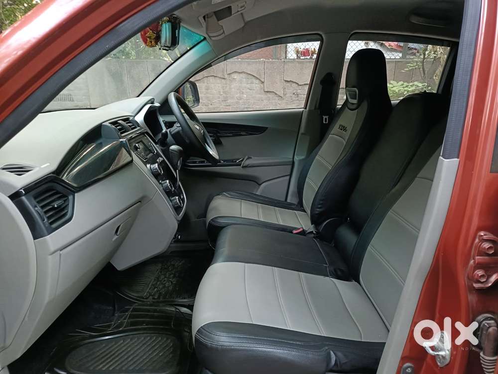 Mahindra Kuv100 Nxt 1.2 K8 Petrol 6 Str Dual Tone, 2017, Petrol