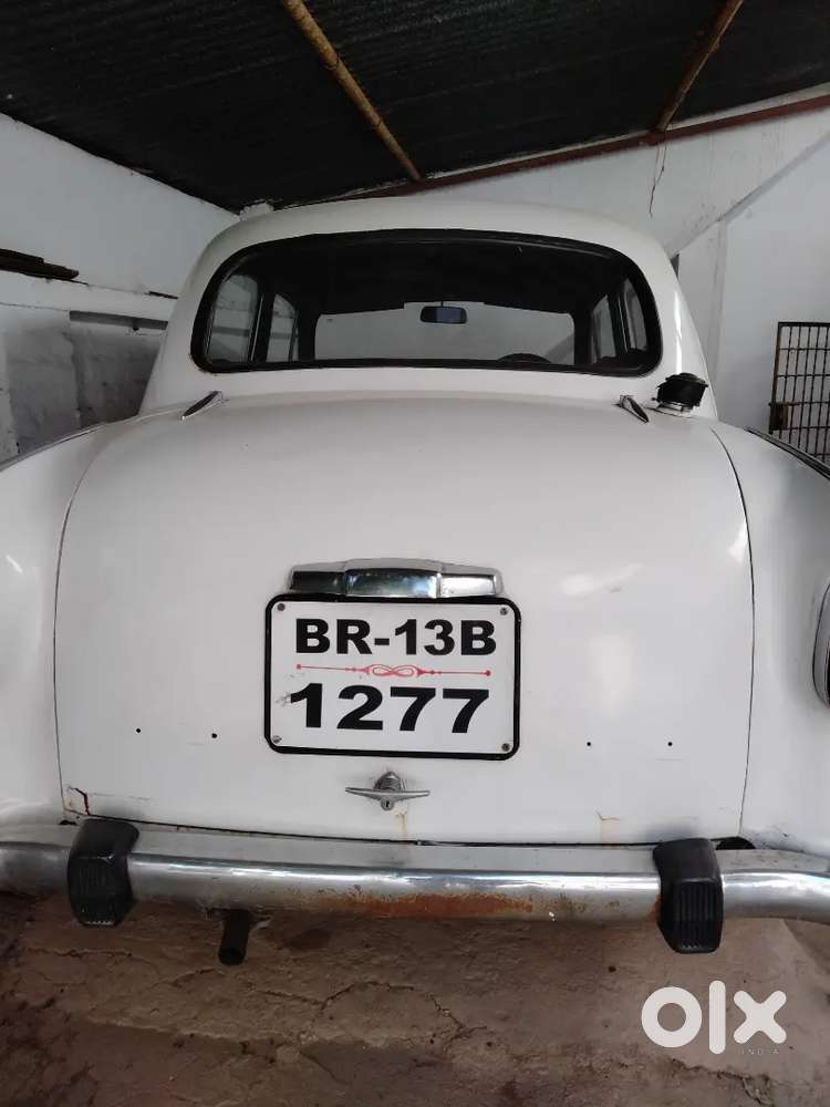 Ambassador Ambassador 1996 Petrol 33660 Km Driven