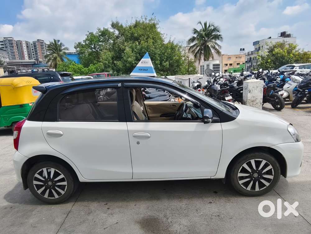 Toyota Etios Liva 1.2 VX Dual Tone, 2019, Petrol