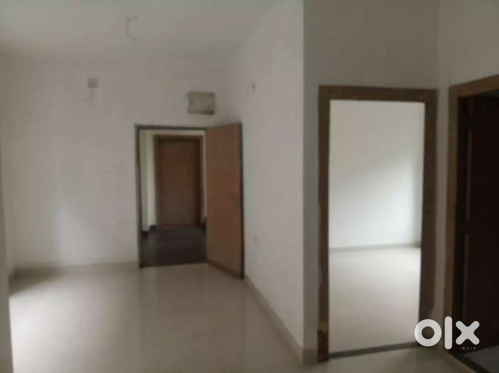 3bhk 95lakhs 2bhk 80lakhs, park circus. For Sale Houses & Apartments