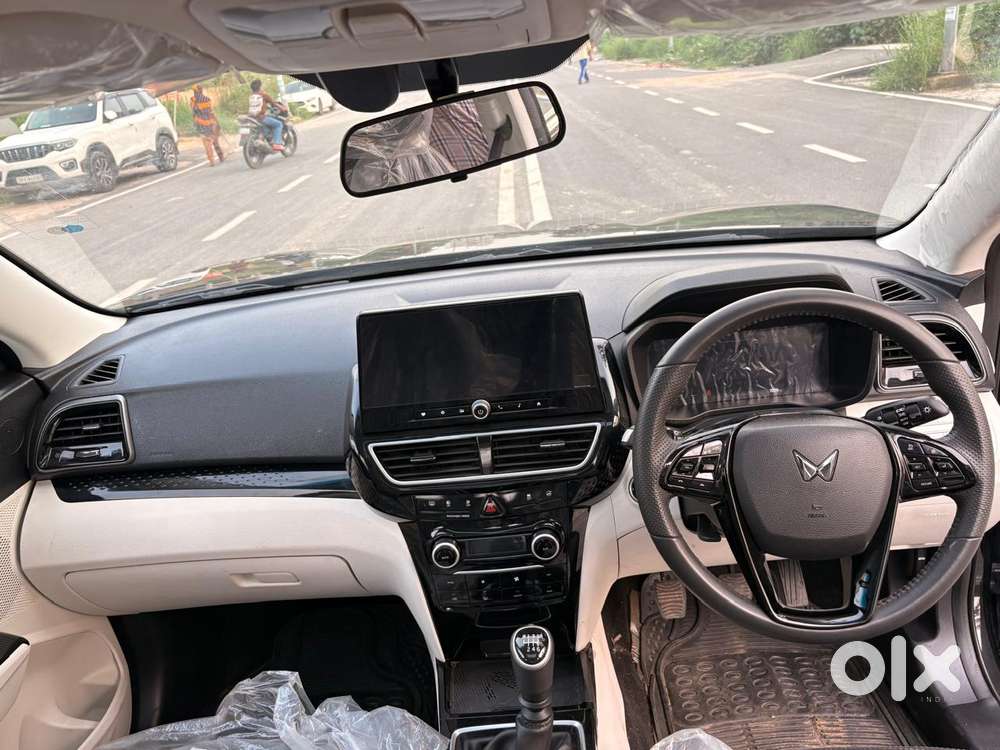 Mahindra Xuv 3xo Ax5l Pg Mt, 2025, Diesel