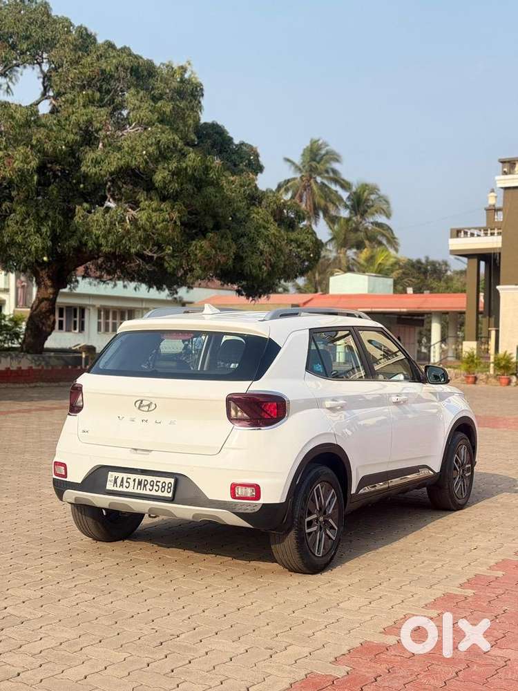 Hyundai Venue Sx 2022 Diesel Well Maintained