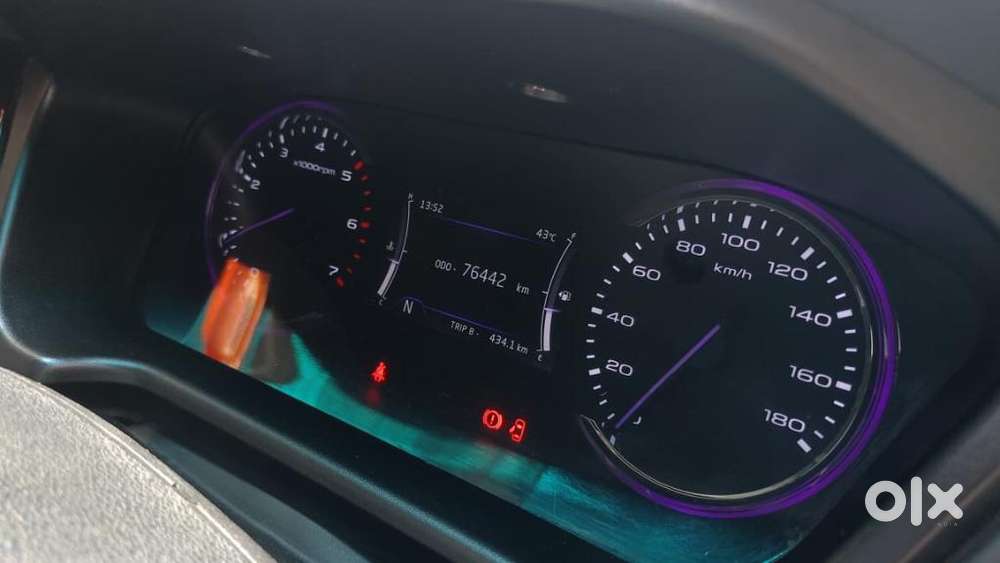 Mahindra Marazzo M8, 2020, Diesel