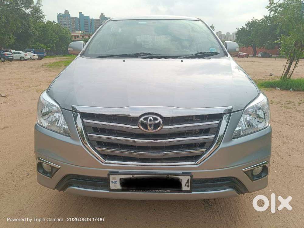 Toyota Innova 2.5 Vx 8 Str Bs-iii, 2015, Diesel