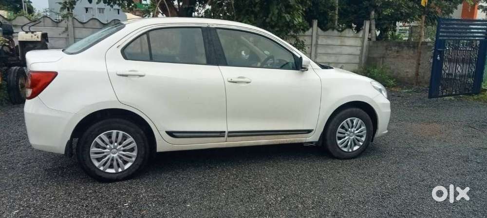 Maruti Suzuki Dzire 1.2 Vxi, 2022, Petrol
