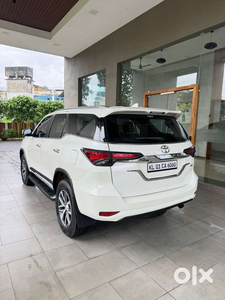 Toyota Fortuner 4x4  Automatic