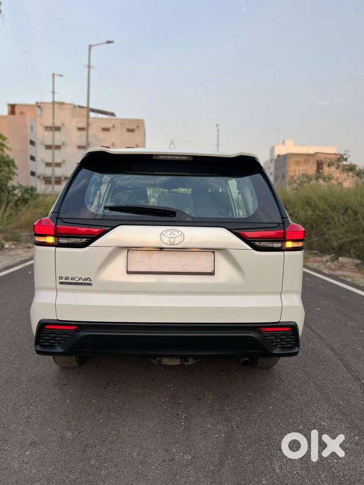 Toyota Innova Hycross 2.0 Gx 8 Str, 2025, Petrol