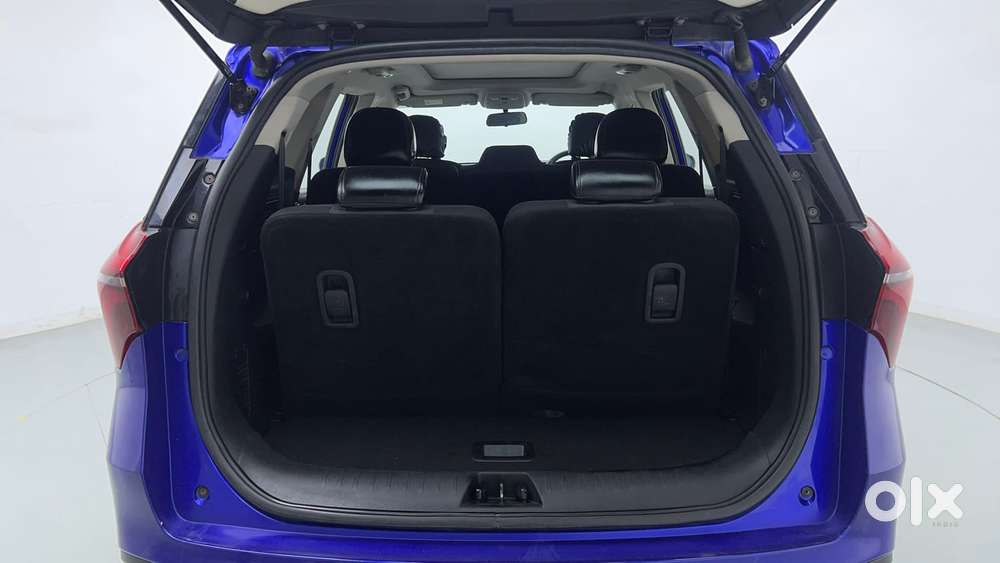 Mahindra Xuv700 2.0 Ax 5 Petrol Mt 7 Str, 2021, Petrol