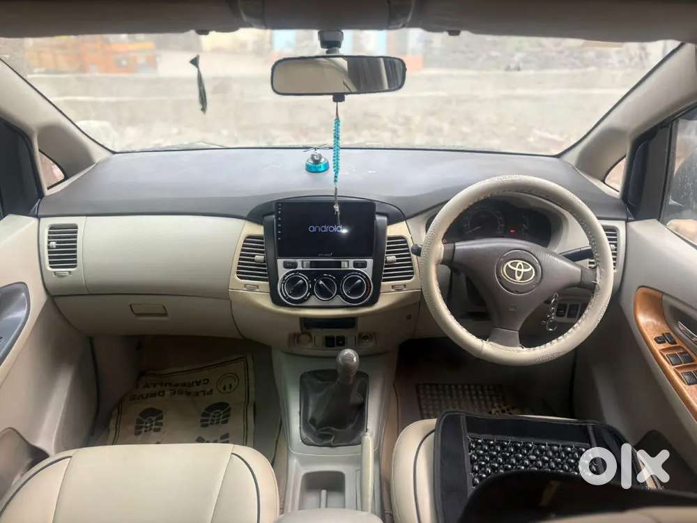 Toyota Innova 2012