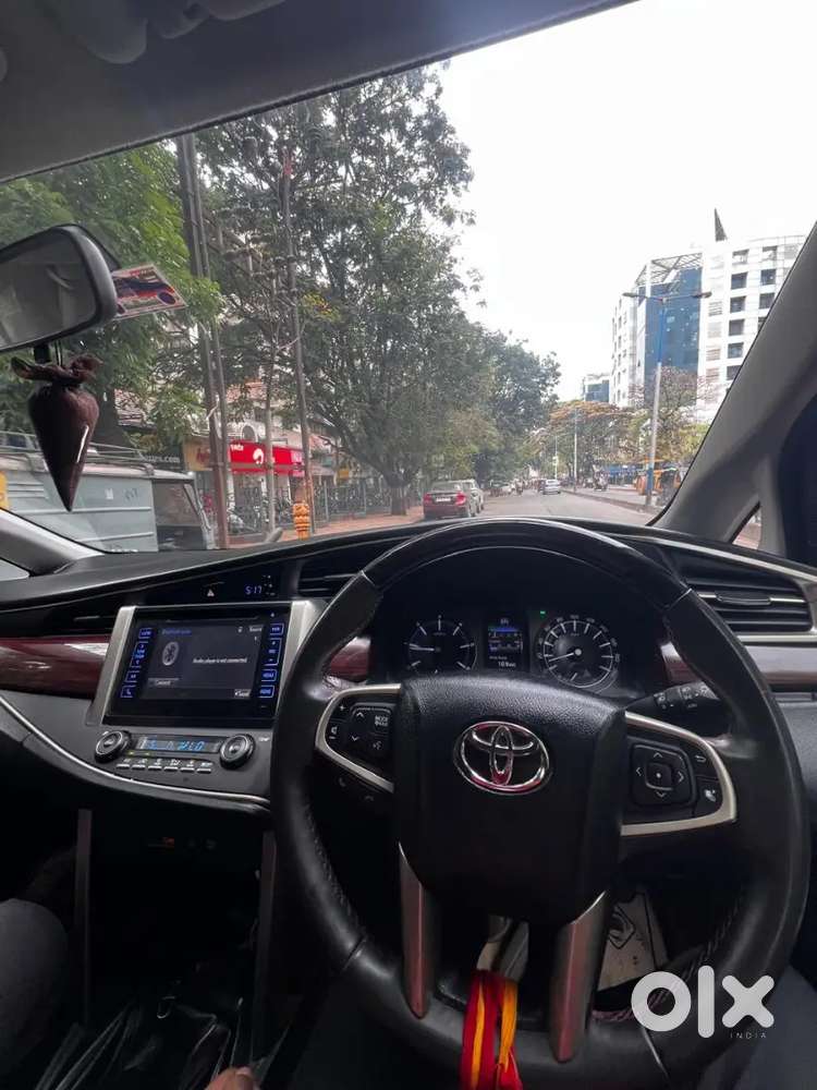 Toyota Innova Crysta 2.4 2017