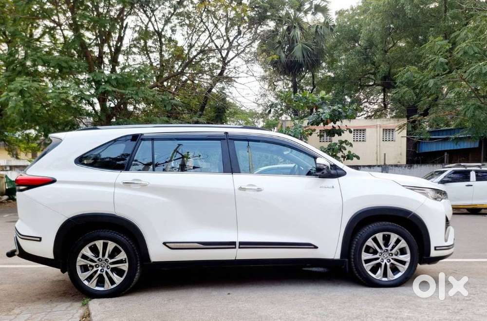 Toyota Innova Hycross 2.0 Zx Hybrid 7 Str, 2024, Cng & Hybrids