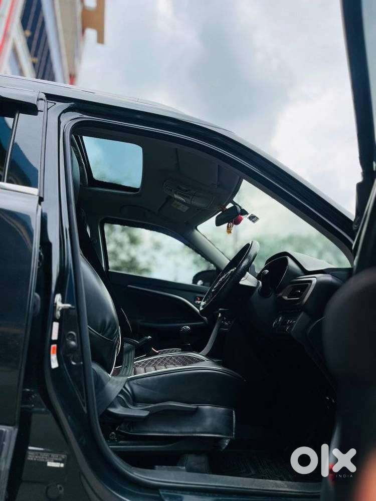 Maruti Suzuki Brezza 1.5 Zxi Smart Hybrid, 2025, Petrol