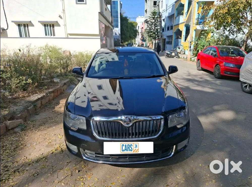 Skoda Superb 2010 Petrol 67000 Km Driven