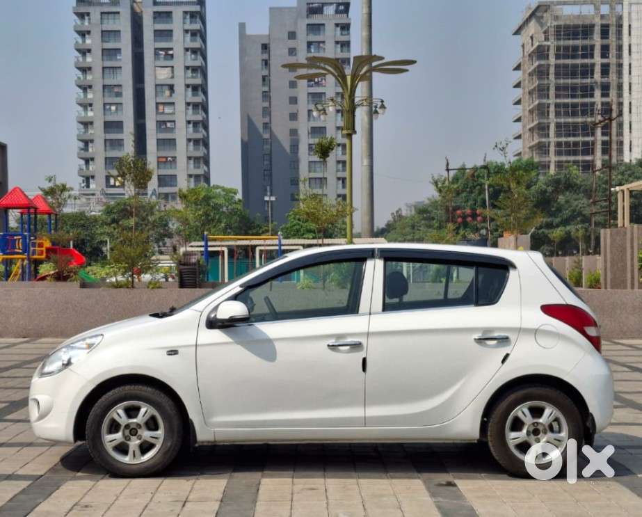 Hyundai I20 Asta 1.2 O With Sunroof, 2011, Petrol