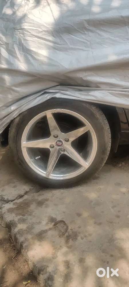 Maruti Suzuki Swift 2026 Petrol 893 Km Driven