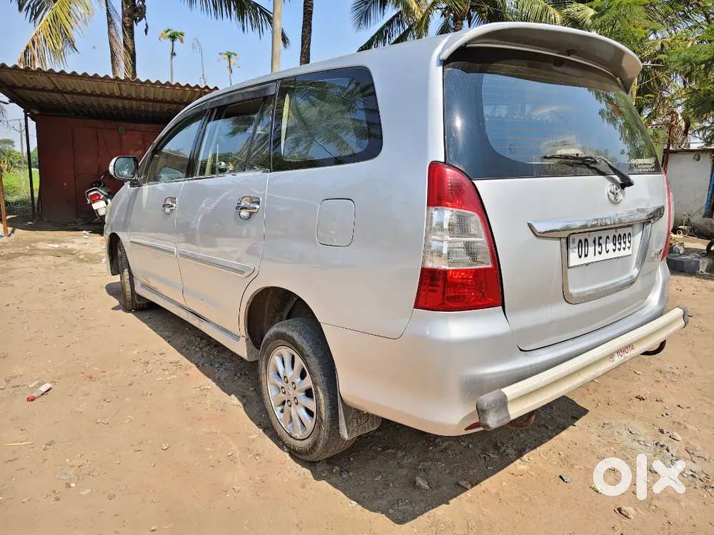 Toyota Innova 2.5 V 2014
