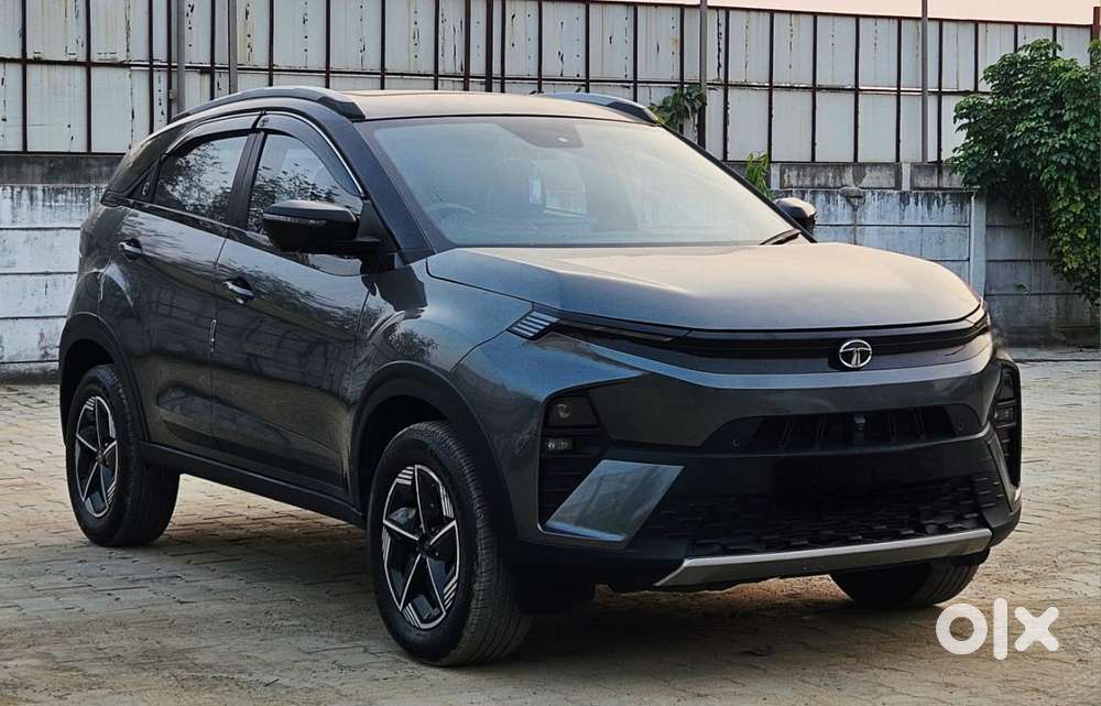 Tata Nexon Fearless S Purple 1.2 Revotron Petrol 6mt Dual Tone, 2023..