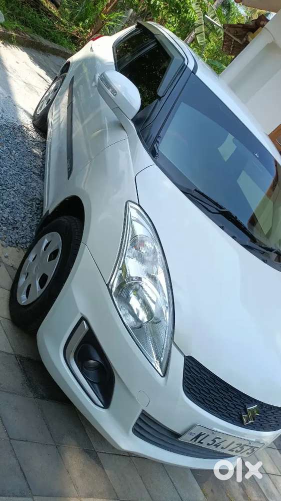 Maruti Suzuki Swift 2017 Petrol 72000 Km Driven
