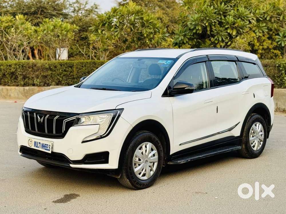 Mahindra Xuv700 2.0 Mx Petrol Mt 5 Str, 2023, Petrol