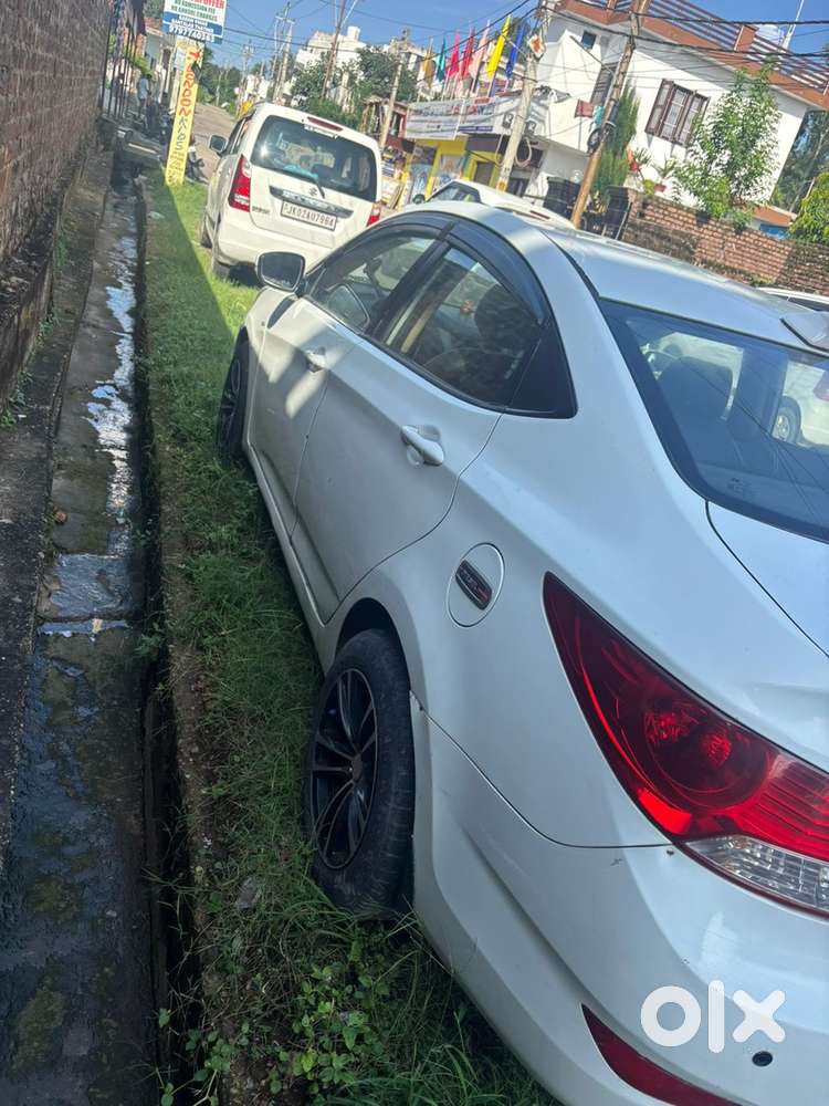 Hyundai Verna Fluidic 2012