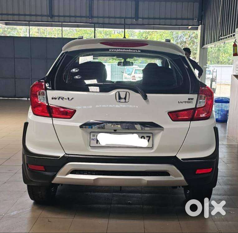 Only 27000 Kilometer Orgin Kerala Full Option With Sunroof