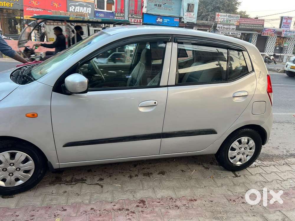 Hyundai I10 2010 Petrol Good Condition Front Ke Shishe Par Line Hain