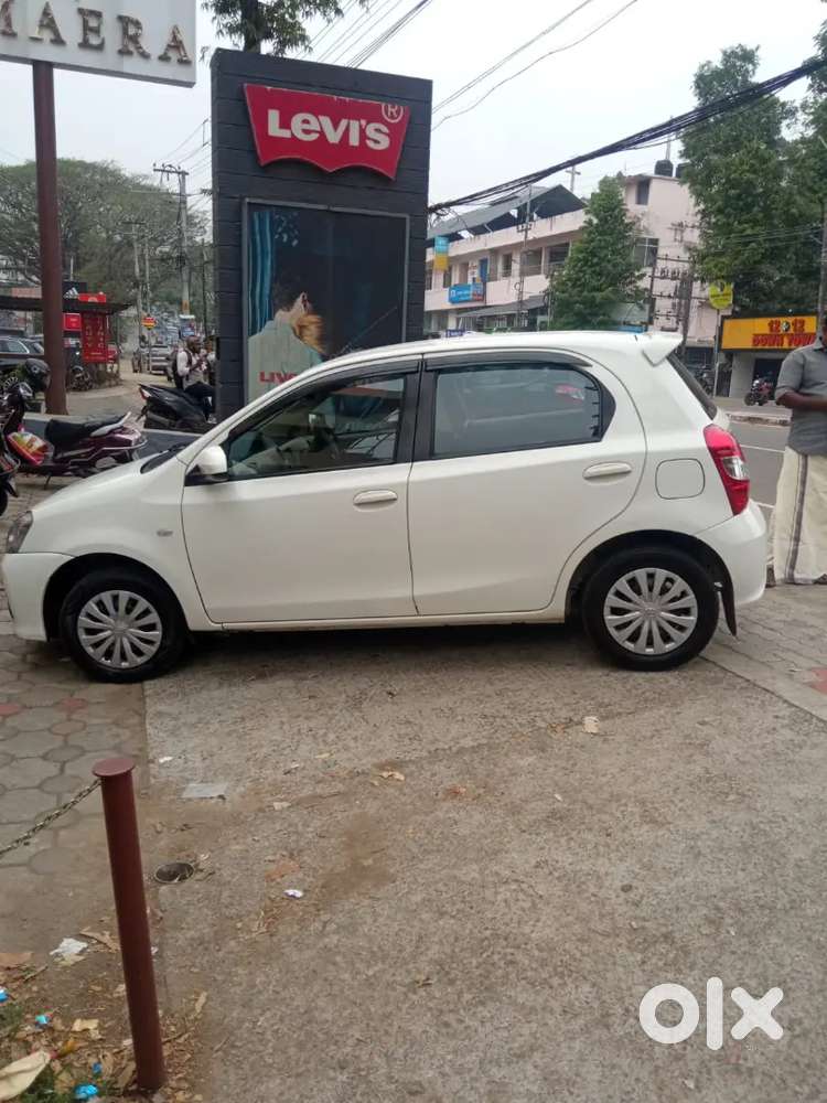 Toyota Etios Liva 2016 Petrol Well Maintained