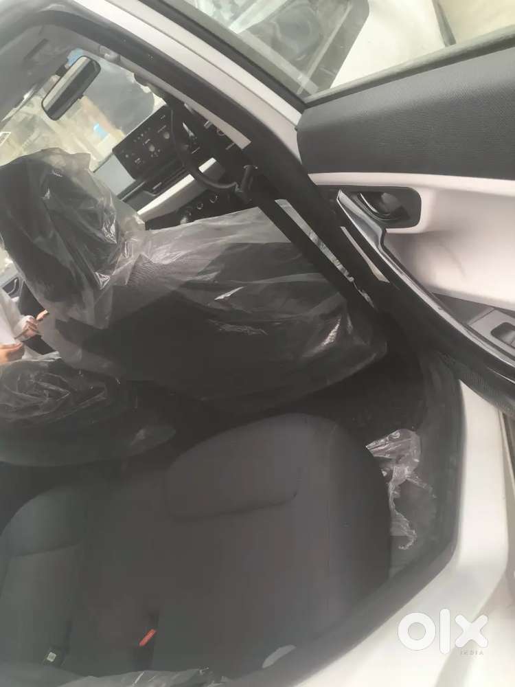 Tata Nexon Pure Pluse 1.2l Turbo 6-speed Manual