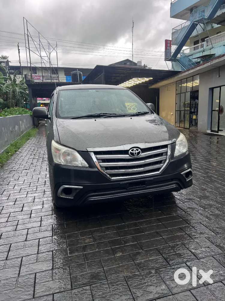 Toyota Innova Diesel 2.5 2012 Model
