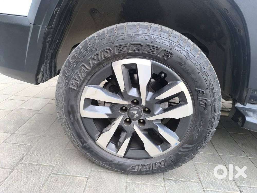 Mahindra Thar Roxx Ax7l Rwd At, 2025, Petrol