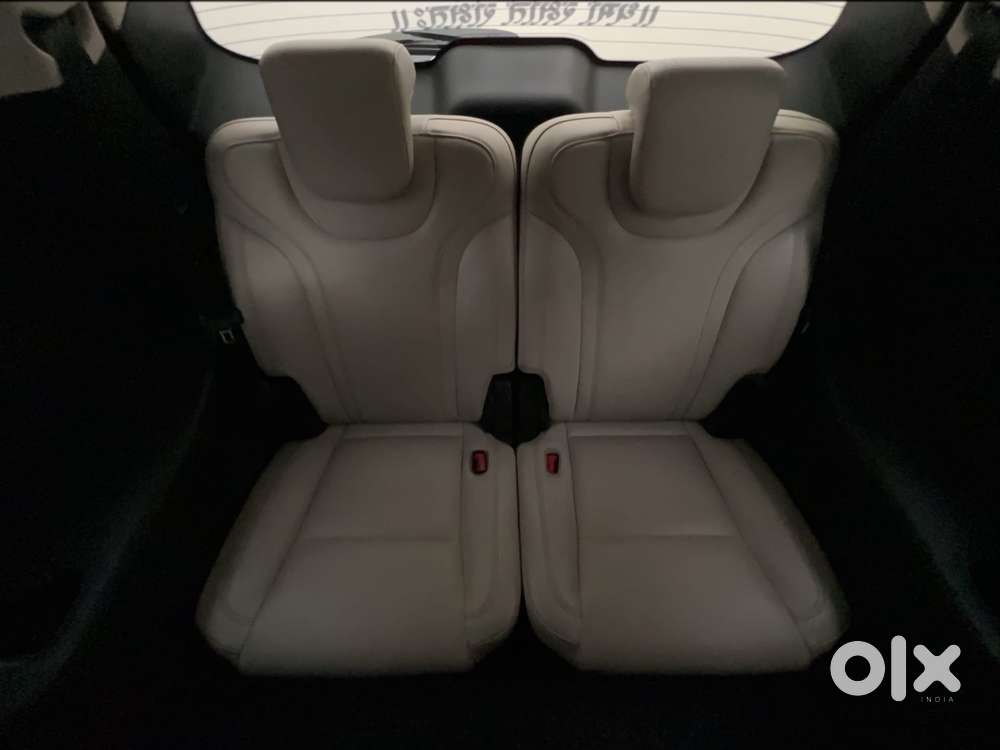 Mahindra Xuv700 2.0 Ax 7 Petrol At Str, 2023, Petrol