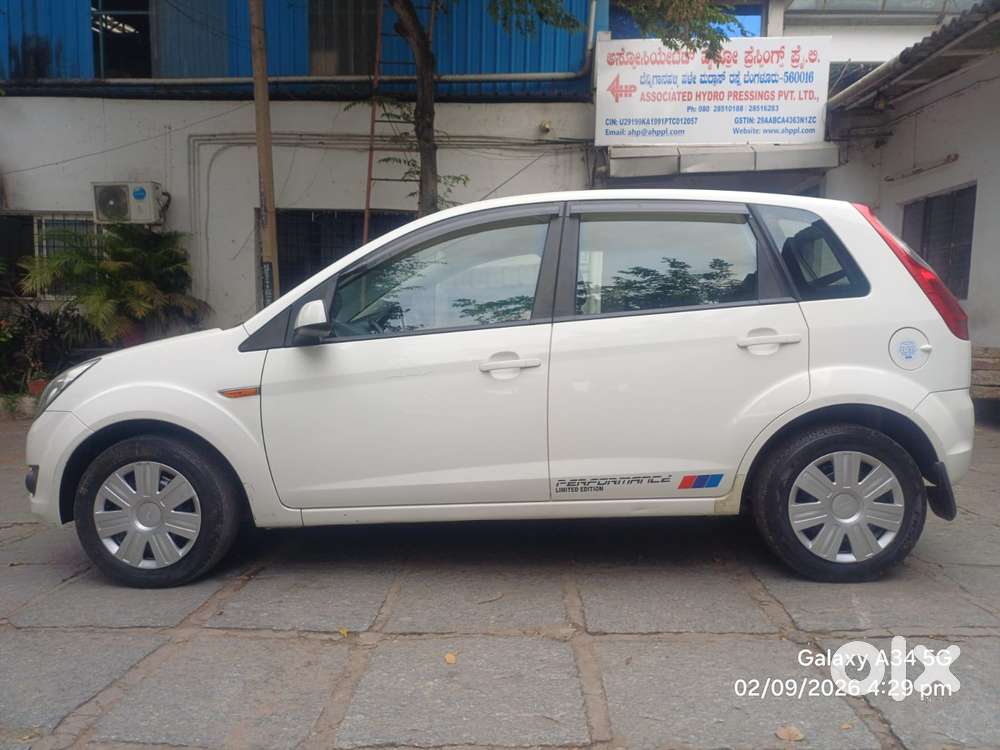 Ford Figo Petrol Titanium, 2012, Petrol
