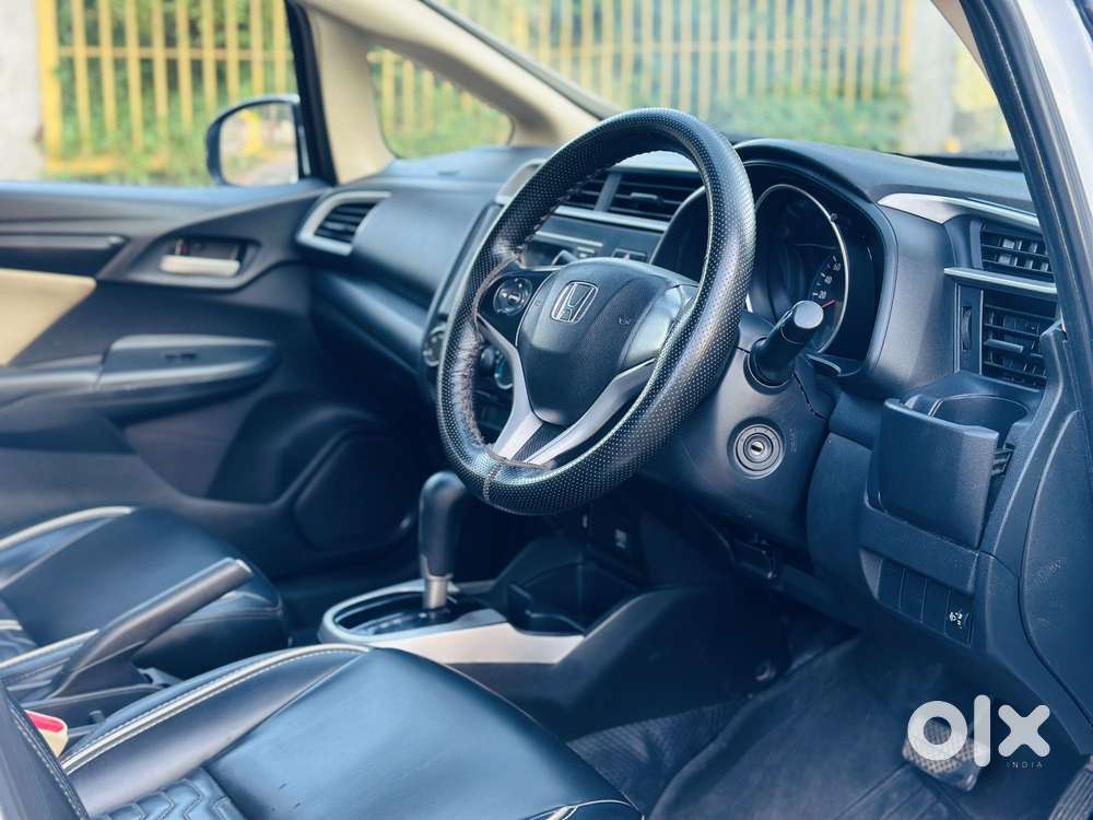 Honda Jazz V Automatic, 2016, Petrol