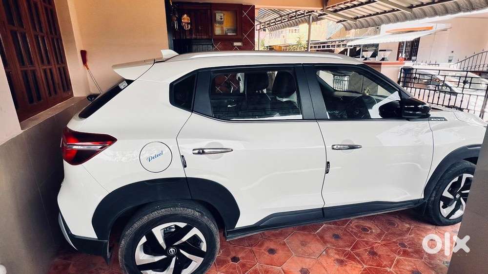 Nissan Magnite Petrol 9000 Km Driven