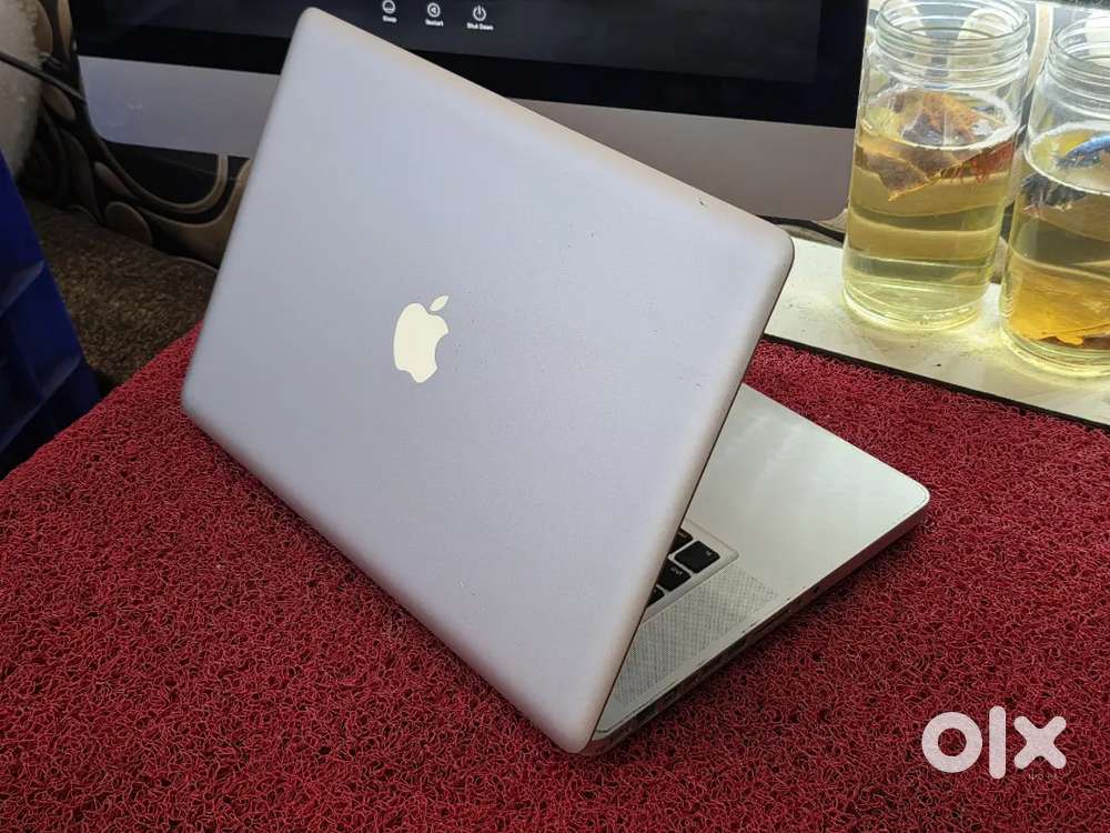 Apple Macbook Pro 
₹12000
i7/12/128gb SSD
Dual Graphics  
A1286 Model