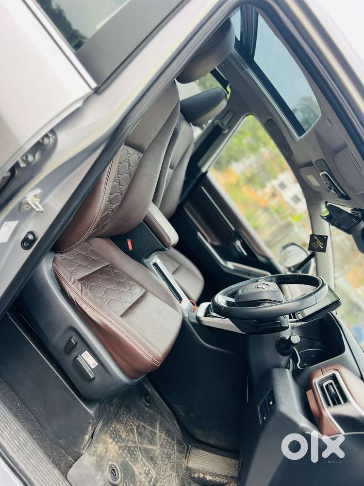 Toyota Innova Hycross 2.0 Zx (o) Hybrid 7 Str, 2024, Petrol