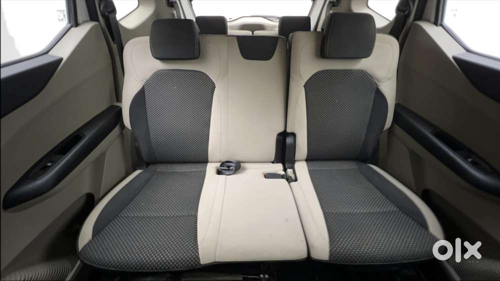 Renault Triber Rxz, 2022, Petrol