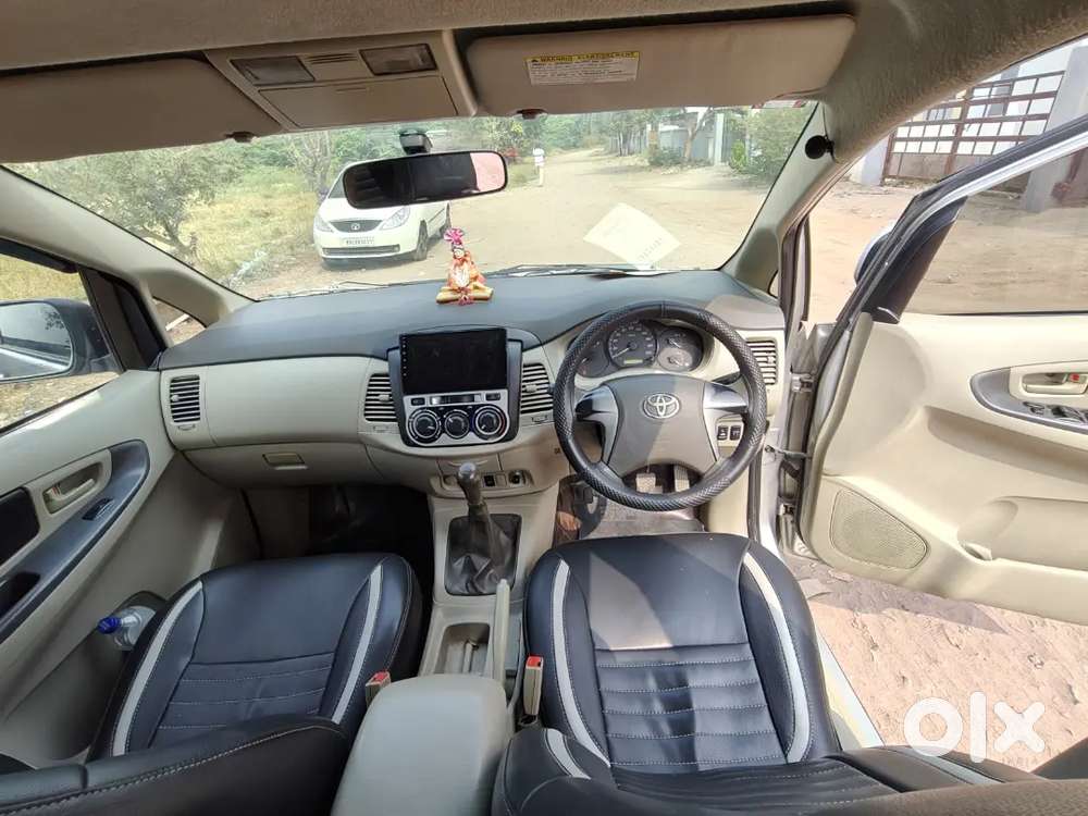 Toyota Innova 2012